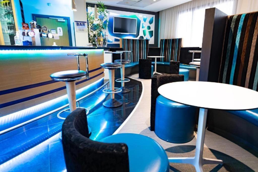 Chati-Bourg Citea Express Dayuse - Suite 3 Pieces W -- 25 Min Paris Montparnasse -- 15 Min Velizy Châtillon Esterno foto